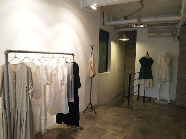 オーナーは三清洞にファッション雑貨店を経営しているので<br />こちらにもギャラリーがあります。