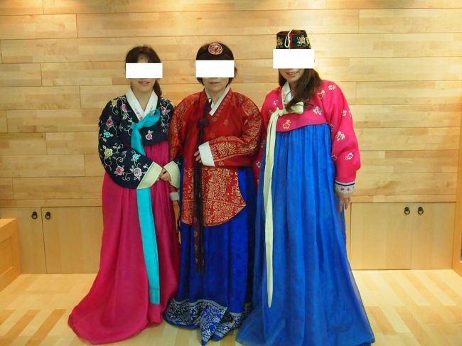 ホテルへ戻る途中にソウルグローバル文化観光センターで<br />韓服無料体験をしてみました（*^_^*）<br /><br />