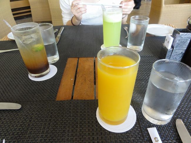 １２：００のチェックアウトを済ませその後の食事。