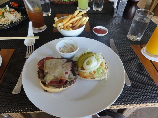 でかいハンバーガー。