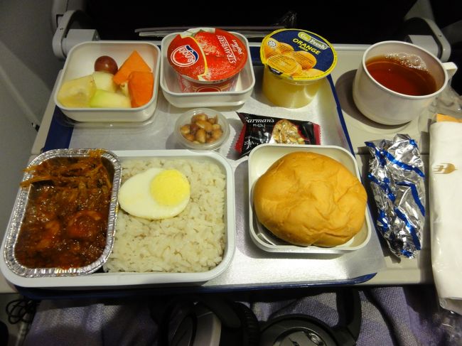 到着2時間前に朝食。<br />マレーシア時間４：００、もう少し時間を考えてほしいな。