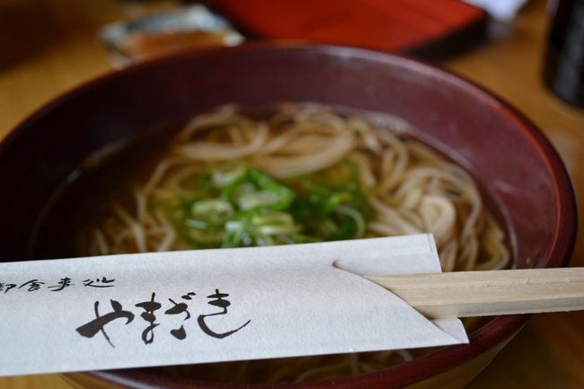 相方はウナギ。<br />私は京都ならではの甘露煮ソバ<br />