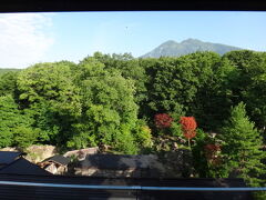 アソベの森の朝。今日も晴天。ホテルの窓からは岩木山がよく見えました。

