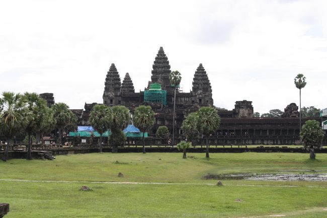 アンコールワット。たくさん写真撮りましたが、皆さんアップしているので、あとは省略。