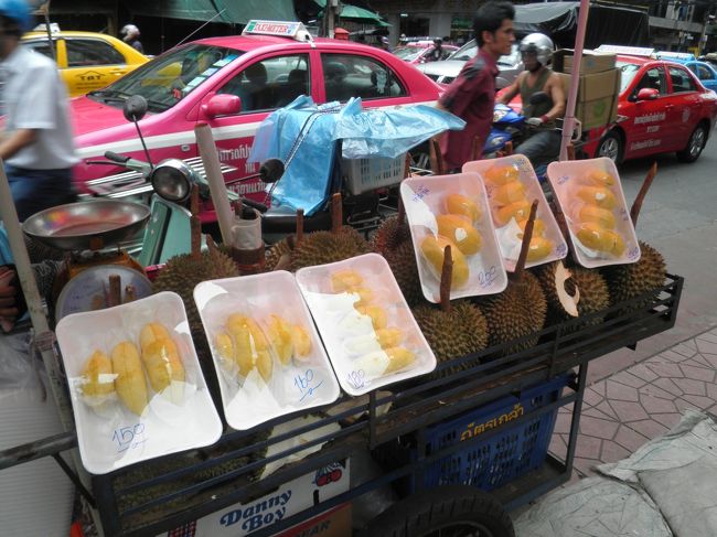 果物の王様、ドリアンです。私は苦手！！