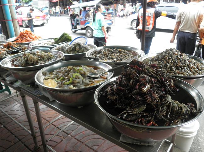 蟹やシャコです。海の幸もおいしそう。