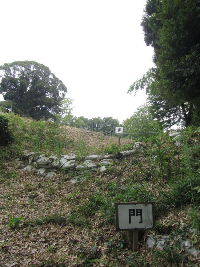 門！のあと<br />こういうのがたってると想像できるし助かります。