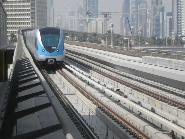 早いもので、帰宅の途に着きました。空港へは、ドバイメトロでいきます。１日券が１６DHで大変お得です。ぜひ、うまく利用して欲しいと思います。