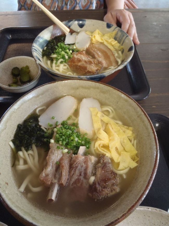 恩納村の道の駅で昼食をとりました。