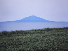 全国に何とか富士は沢山あるが利尻富士は本当の富士山のようだ。