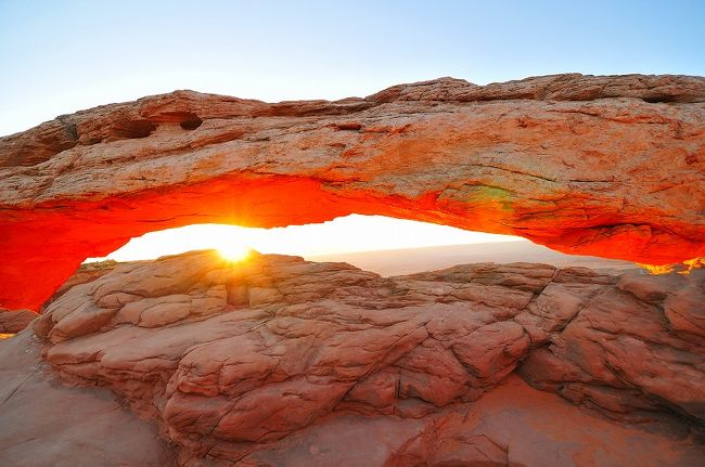 ６：４３　でもオレンジ色を出すのが難しい。<br />　　　　　露出を色々と変えながらの撮影です。　