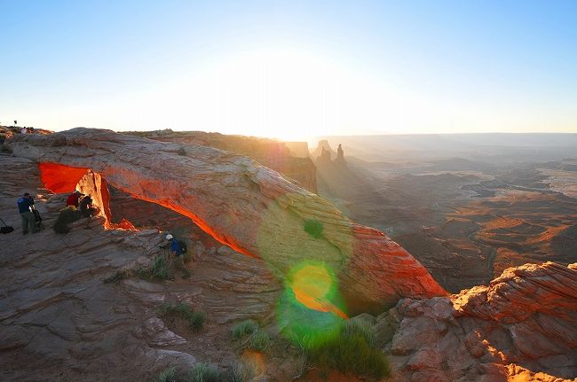 アーチ近くのちょっと小高い岩山から。
