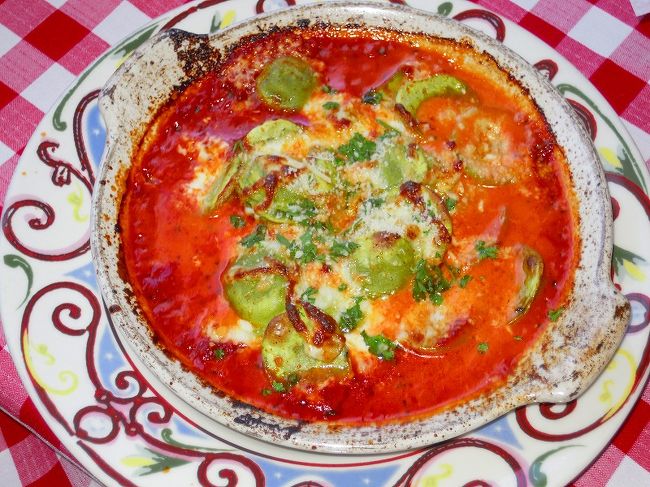 コロンタンはアンティチョークとスピナッチ入りラビオリのトマトソース味。<br /><br />空いていたのに出てくるのに時間が掛かり<br />集合時間に１０分遅れてしまった。