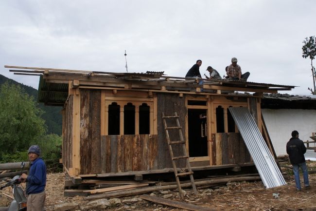 建築中の家も。