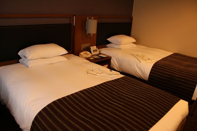 お部屋ですぅ〜<br /><br /><br />ベットね☆<br /><br />