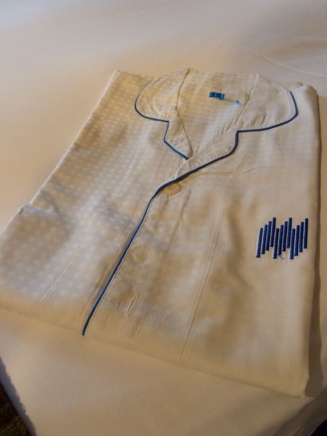 パジャマ…つ〜かネグリジェの形で、ズボンはありませぬ☆<br /><br /><br /><br />