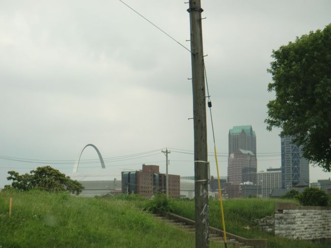 なかなか、ゲートウエーアーチに近づけない