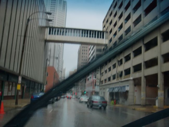 その後が酷かった。<br /><br />ホテルのおにいちゃんに言ったが<br /><br />分かってもらえず<br /><br />偉そうな、マネージャーと直談判することに・・・・<br /><br />※結局、生きて<br /><br />　それも、ロハ（只）でＰを出ることができた。<br /><br />外に出ると、天候は一転<br /><br />雷雨になっていた。→この旅行記はユニオンステーション：http://4travel.jp/traveler/terikara_pota/album/10587564/　に続きます。