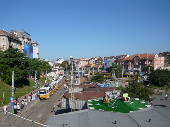 王宮の丘に向かいます。