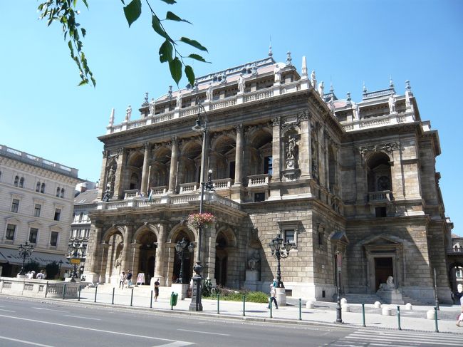 国立オペラ劇場。