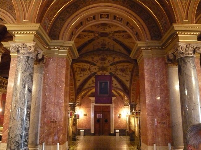 見学ツアーに参加。<br />料金：2,900フォリント（写真撮影500フォリント、ミニコンサート500フォリント）