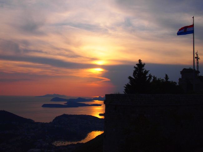 ヨーロッパベストシーズンのため　8時くらいでも明るかった