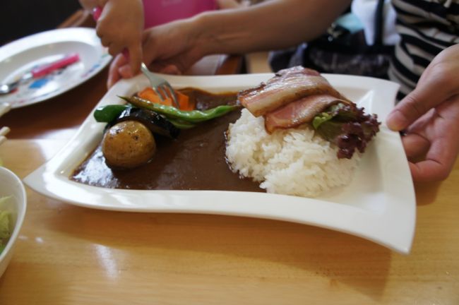 そしてベーコンカレー<br />既に娘に狙われている