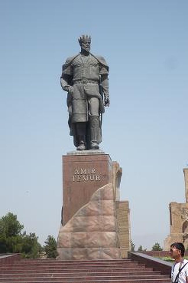 アミール　テムール像