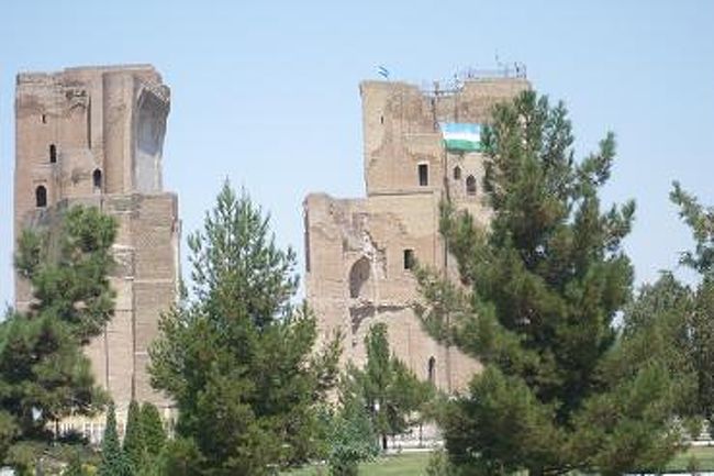 ティムールの宮殿、<br />アク　サライ<br />(シャフリサーブス)