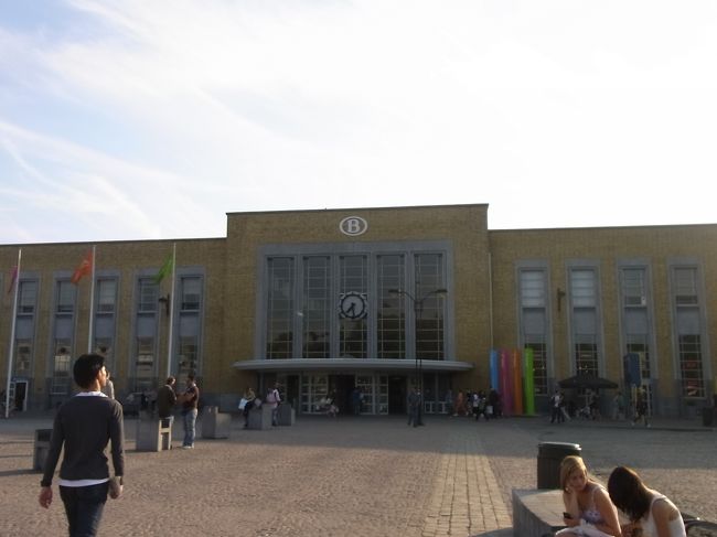 ブルージュ駅にもどりこれからオステンドを目指します。