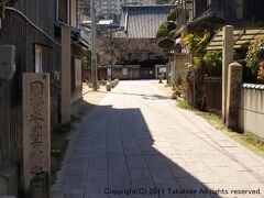 安国寺

手前が旧山門跡で奥が国の重要文化財に指定されている釈迦堂です。


安国寺：http://ja.wikipedia.org/wiki/%E5%AE%89%E5%9B%BD%E5%AF%BA_(%E7%A6%8F%E5%B1%B1%E5%B8%82)