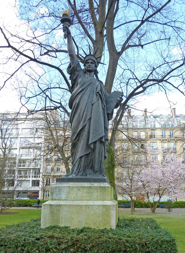 自由の女神もあります。