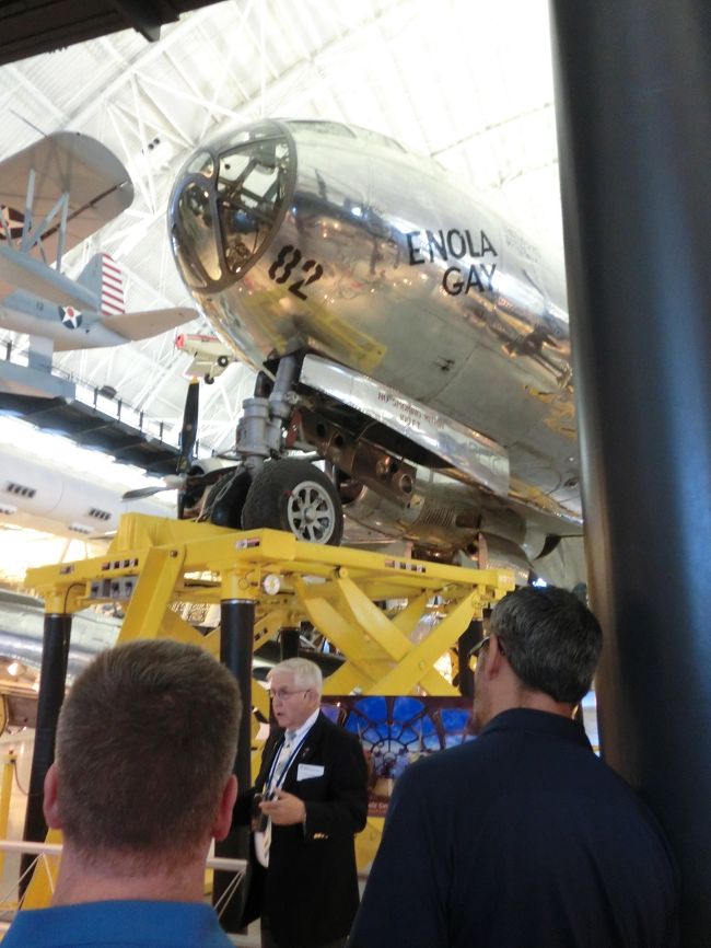 原爆投下の説明をみなさん真剣に聞いていました。