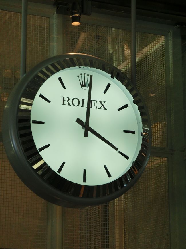 もう4時。閉館まであと2時間。