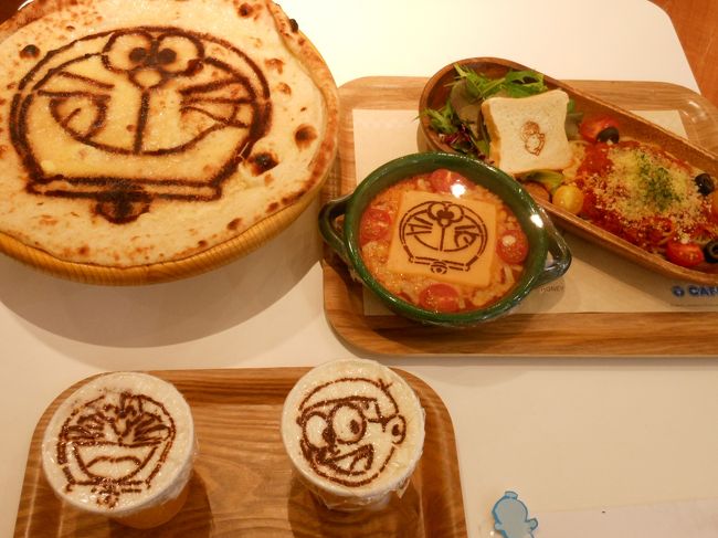ドラえもんのわくわくスカイパーク<br /><br />ちよっとお腹が空いてきたのでカフェゾーンに入りました〜