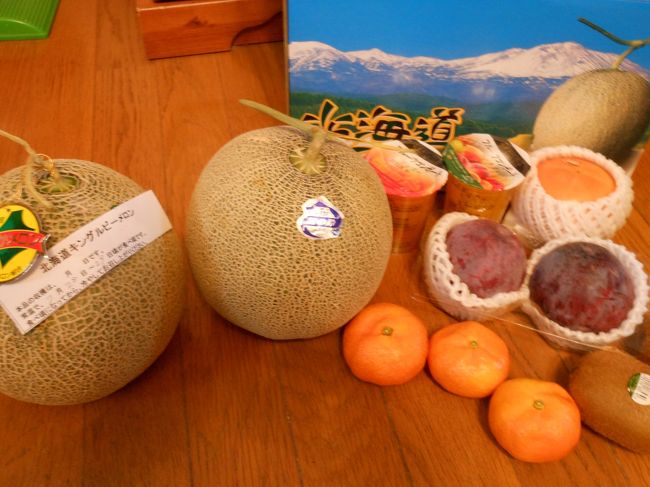 いただきものですが、北海道産のメロン