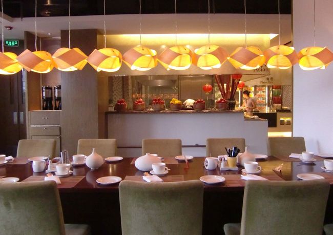 朝食ではデザートコーナーもあって充実していました。