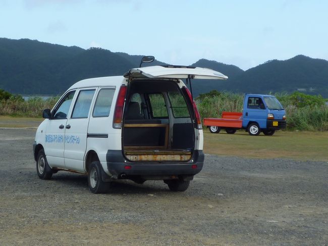 おおらかというか、ダイブショップの車は後ろあけたまま、潜っていました。