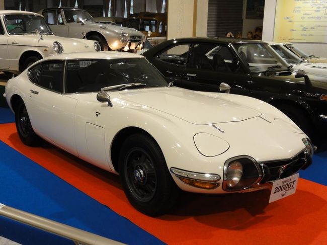 定番の2000GTもありますよ。