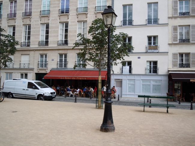 こちらのレストランでランチです。<br />ここものだめのロケで使われ、なかなか評判で、１２時前に入ったのでテラス席に座れましたが、ぞくぞくとお客さんが来ています。