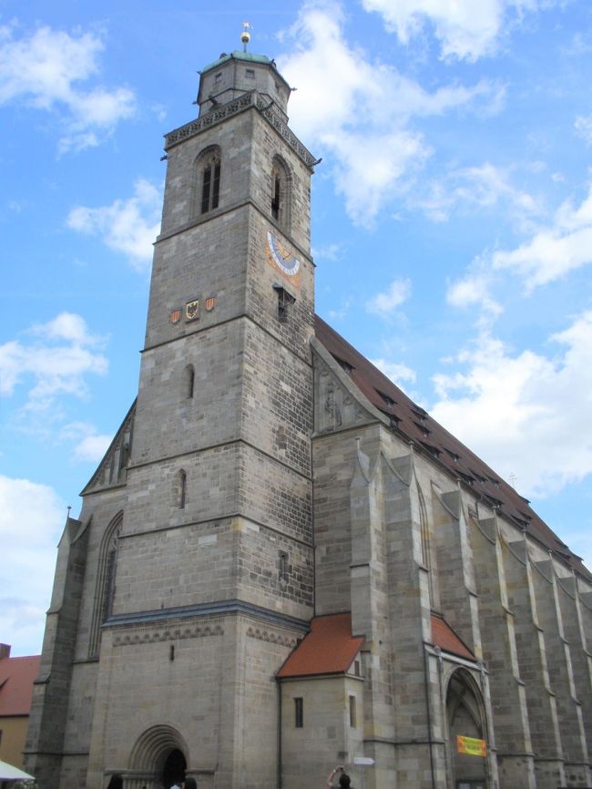 聖ゲオルグ教会。塔に登るのはあきらめました。