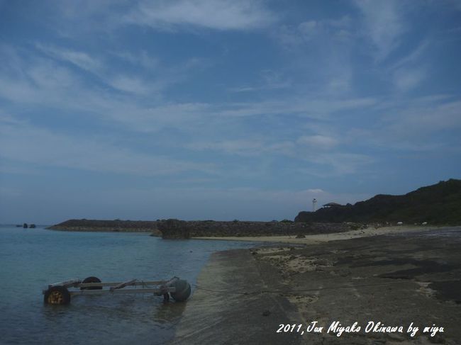 ３日目のダイビング終了後<br /><br />灯台岬まで行ってみた！車で片道約５０分。結構<br />距離はあった！<br /><br />きれいな眺め。<br /><br />灯台にも上り撮影。入場料が２００円？位かかった。