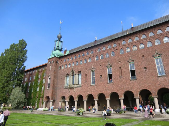 スウェーデン ストックホルム<br />外庭から見た市庁舎。