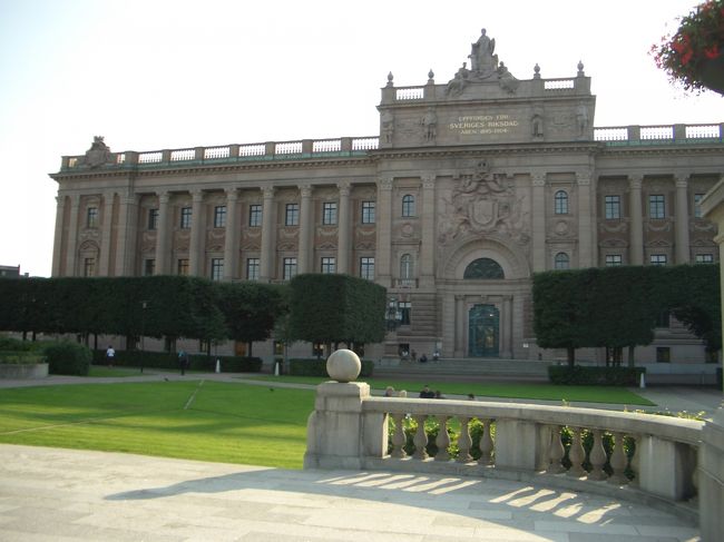 スウェーデン ストックホルム<br />ヘルゲアンズホルメン島の国会議事堂。