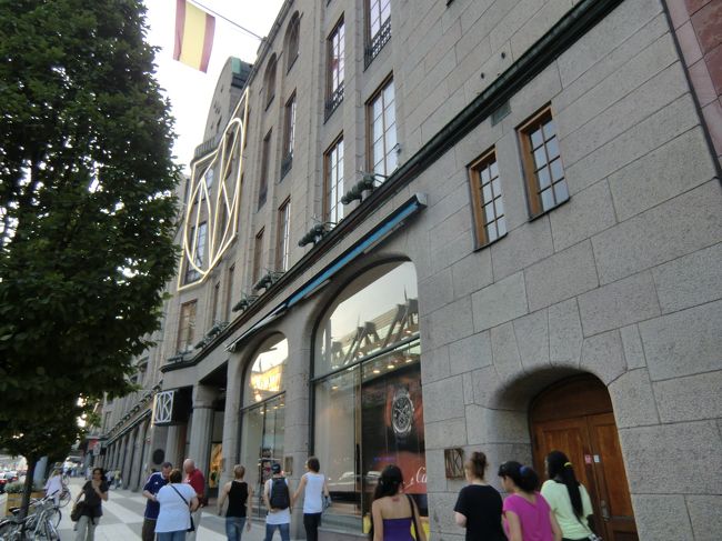 スウェーデン ストックホルム<br />新市街のデパート「NK」。
