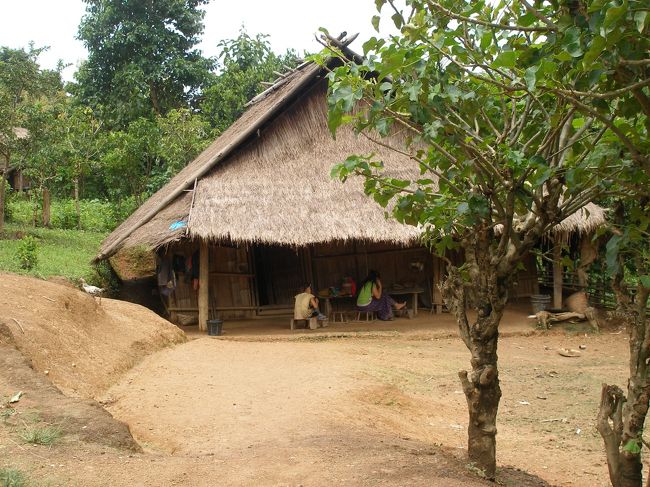 あるモン族のおうちをお邪魔する。