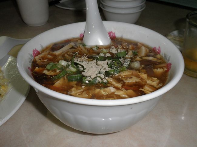 酸辣湯 <br /><br />どなたかの旅行記で読んで食べたかったの！！<br /><br />酸っぱいの苦手な私でも大丈夫。<br />めっちゃウマい！！