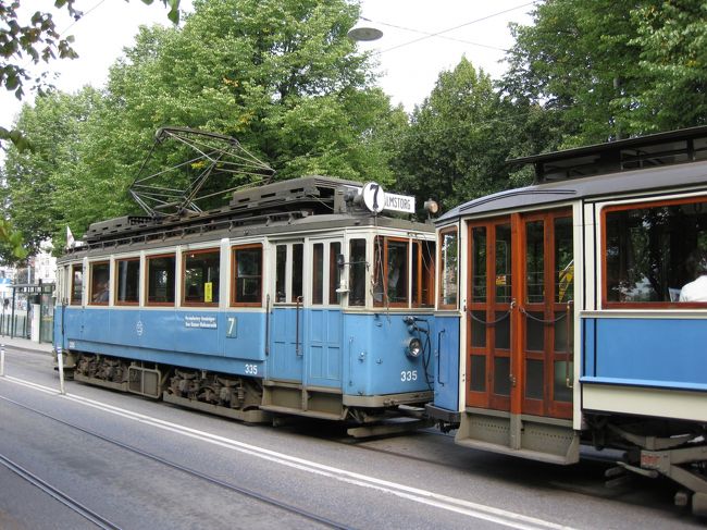 古めかしいトラム。
