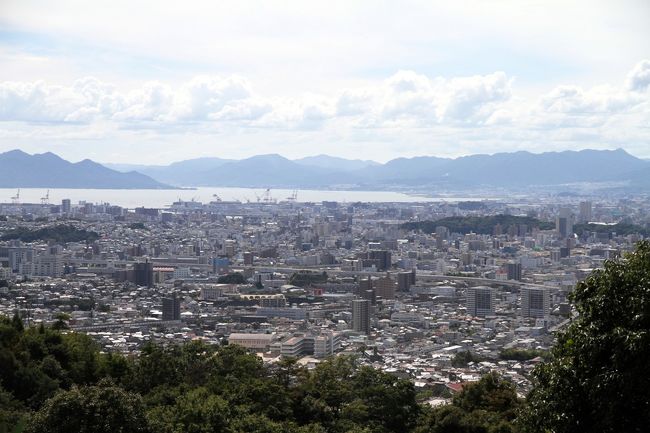 ▼府中町茶臼山林道より　<br /><br />　広島市内比治山方向。<br /><br />　さあ！明日からもがんばっていきましょう。<br /><br />　　ＴＨＥ　ＥＮＤ．<br />　