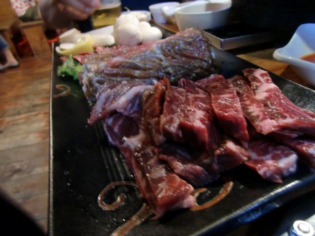 最後は焼肉で満腹になりました。<br /><br />2泊3日の駆け足ソウル。<br />お世話役も大変だ。。。